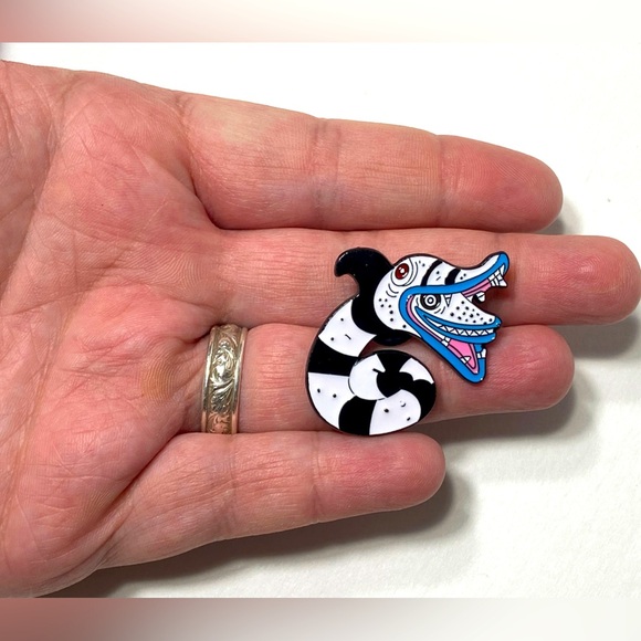 Beetlejuice Beetlejuice - The Sand Worm / Sand Snake Pin ☠️🏜️ - Picture 4 of 5